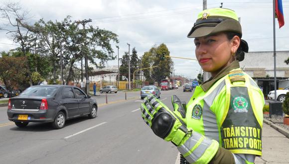 Los conductores que no cumplan con las disposiciones del Pico y Placa serán multados. (Foto: Twitter @TransitoBta)
