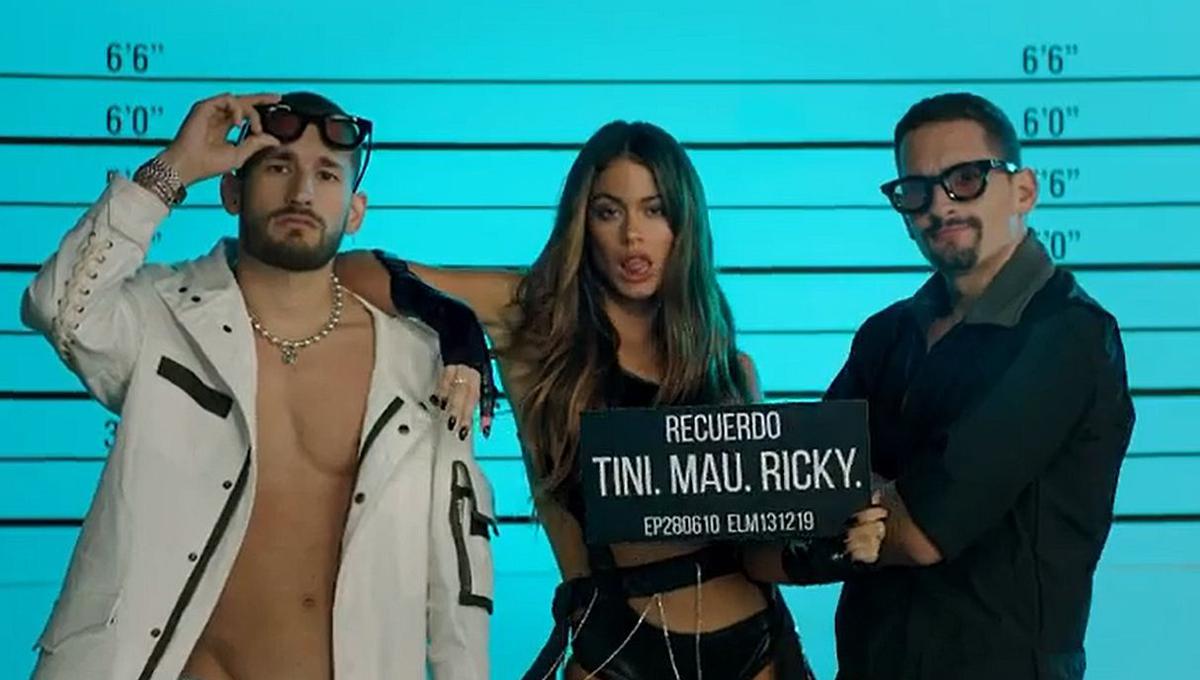 Tini Stoessel se unió a Mau y Ricky para lanzar su nuevo single “Recuerdo”. (Foto: Captura de video)