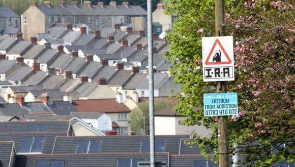 En las calles de Londonderry (o Derry) se pueden ver pintadas o carteles a favor del IRA. Foto: AFP
