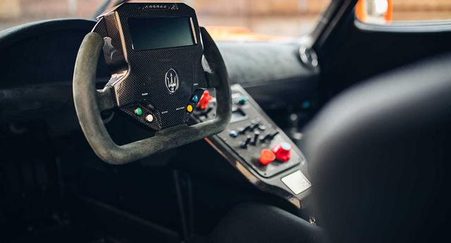 El Maserati MC12 Corsa cuenta con un potente motor V12 de 744 hp que le permite alcanzar los 326 km/h. (Fotos: Girardo & Co.).