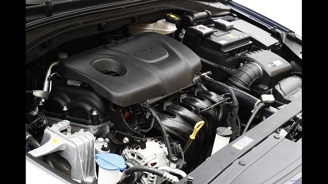 La única opción en cuanto a motorización es una de 1,6 litros que produce 126 HP y un torque de 15,7 kg.m. Puede ir ligado a una caja automática o manual de seis velocidades.