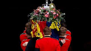 La reina Isabel II es enterrada junto al duque de Edimburgo en Windsor 