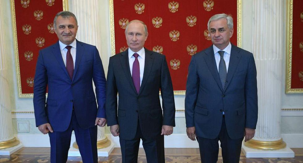 Vladimir Putin se reunió con los ministros de Exteriores y Defensa de Turquía, Mevlüt Çavusoglu y Hulusi Akar, respectivamente. (Foto: EFE)
