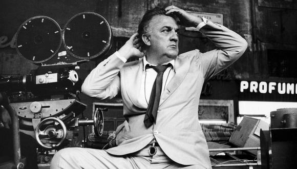 Federico Fellini en el set del filme "Roma", dilmado en los estudios de Cinecittá.  (Foto de Louis Goldman / Getty Images)