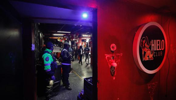 La policía intervino un local nocturno en calle C del distrito de Independencia. (Foto: Joel Alonzo / GEC)