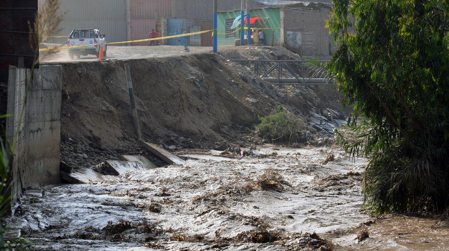 Ventanilla: evacúan a 50 familias ante crecida del río Chillón - 1