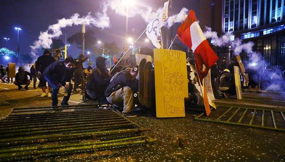 Protestas en Lima, casi un año después de las protestas realizadas en todo Chile. (Foto: Alessandro Currarino/GEC)