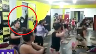 VES: delincuentes armados asaltaron gimnasio en plena clase de baile en la Av. Mariano Pastor Sevilla | VIDEO