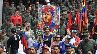Chavismo marcha en Caracas contra el “golpismo, el bloqueo y la corrupción”
