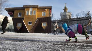 Rusia: la experiencia de vivir en una casa que está de cabeza