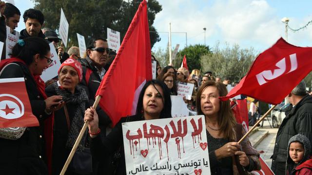 Túnez: Miles protestan contra el retorno de yihadistas  - 6
