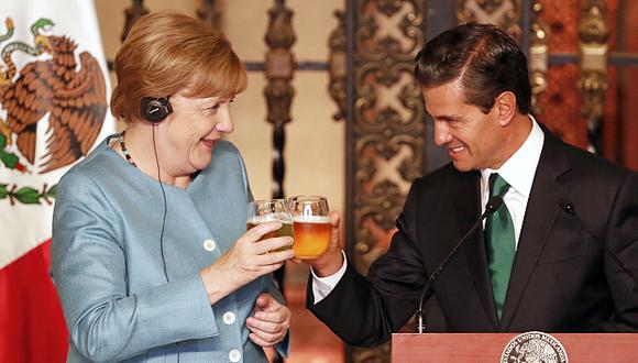 El presidente de México recibió a la canciller alemana Angela Merkel en Palacio de Gobierno. (Foto: AP)