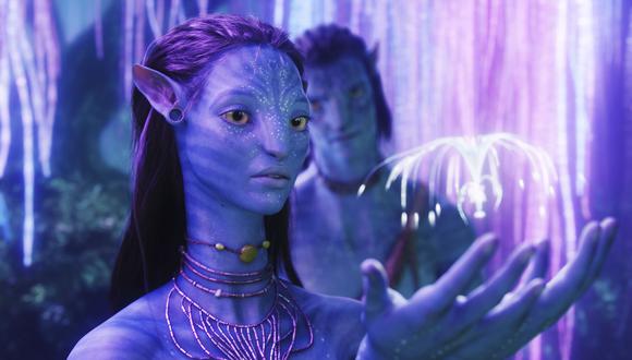 Neytiri (Zoe Saldana) y Jake Sully (Sam Worthington) en una escena de "Avatar". (Foto: Twentieth Century Studios)