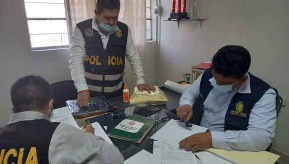 El jefe de la delegación de San Martín y el suboficial responsable del área de Tránsito fueron puestos a disposición de las autoridades durante 72 horas. (Foto: PNP)