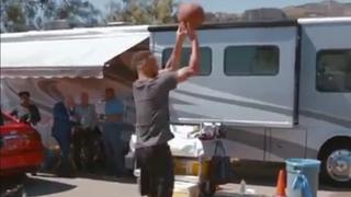 NBA: Stephen Curry y la canasta imposible que realizó con un auto [VIDEO]