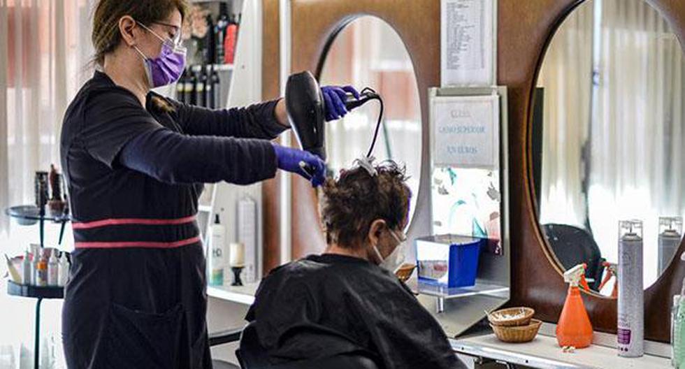 Servicios de peluquería estarían comprendidos en la fase 3 de la reactivación económica. (Foto: Efe/Referencial)