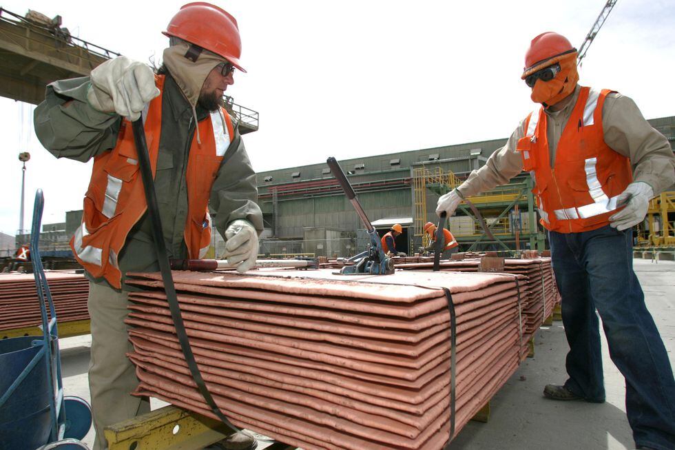 China es el principal demandante mundial de cobre. De allí que su salud económica interese a todos los productores del metal rojo (Foto: AFP)