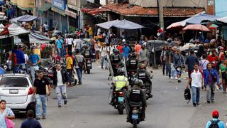 Saquean camiones de comida en barrio pobre de Caracas