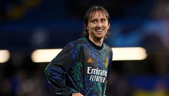 Luka Modric conversó con uno de los héroes de Eintracht Frankfurt ante Barcelona. (Foto: Reuters)