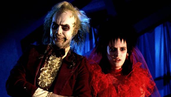 Winona Ryder junto a Michael Keaton en la cinta "Beetlejuice" (1988). Rumores de una posible secuela se escuchan en la actualidad. (Foto: Warner Bros.)