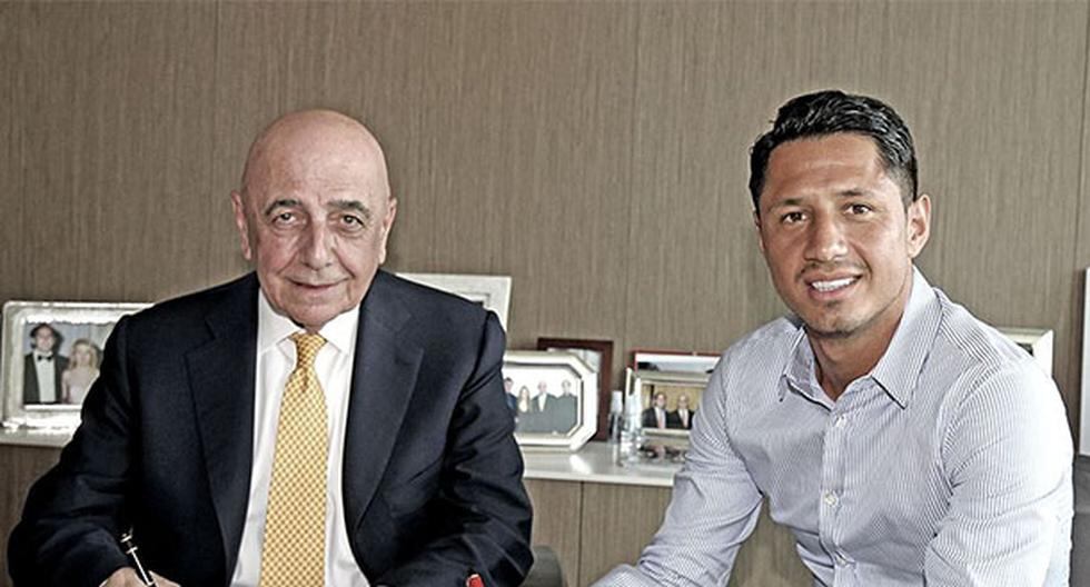 Gianluca Lapadula junto a Adriano Galliani, actual vicepresidente y director general de la zona deportiva del Milán. (Foto: AC Milan)