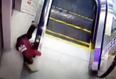 YouTube: niño se salva de morir tragado por escalera eléctrica
