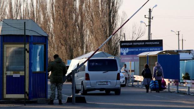 Some Ukrainians must transit through Russia in order to enter the rebel territory.  (GETTY IMAGES).