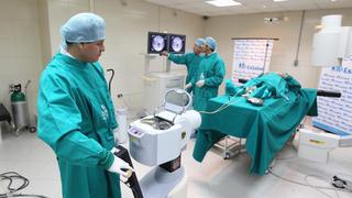 Llega al Perú equipo médico que destruye tumores malignos