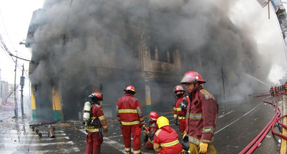 La Policía Nacional tiene varios testimonios de personas que aseguran cómo fue que se inició el fuego en el edificio. (Foto: Andina)