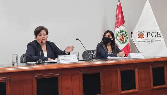 María Caruajulca (izquierda) es la actual titular de la PGE.