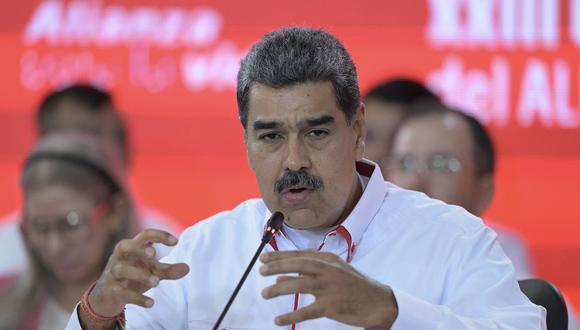 El presidente de Venezuela, Nicolás Maduro, habla durante la cumbre del bloque de la Alianza Bolivariana para los Pueblos de Nuestra América (ALBA), en Caracas, el 24 de abril de 2024. (Foto de Juan BARRETO / AFP)