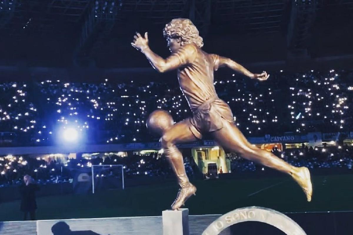 Napoli realizó emotivo homenaje a Diego Maradona tras cumplirse un año de  su muerte | estatua de Maradona | VIDEO | NCZD | DEPORTE-TOTAL | EL  COMERCIO PERÚ