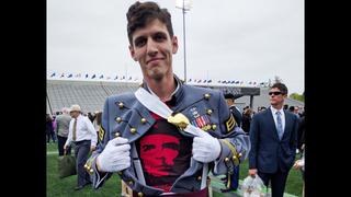 EE.UU.: Expulsan del Ejército a cadete que posó con polo del Che Guevara