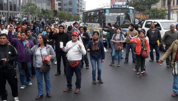 Los maestros que acatan la huelga en Lima podrán regresar a sus regiones, voluntariamente, a través de puentes aéreos habilitados entre el Minedu y Mindef. (Foto: El Comercio)