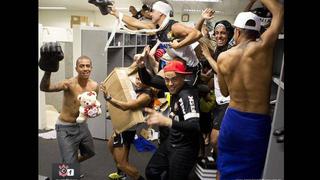 FOTOS: un tímido Paolo Guerrero participó en el “Harlem Shake” de Corinthians