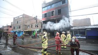 Santa Anita: bomberos controlaron incendio en edificio de cuatro pisos