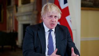 Boris Johnson advierte sobre una “fuerte oleada” de coronavirus por la variante ómicron