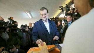 Españoles votan en elecciones que definirían una nueva política