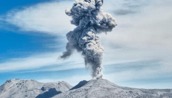 Volcán Ubinas reportó una fuerte explosión. (Foto: Andina)