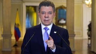Santos dice que si fracasa la paz con las FARC subirá impuestos