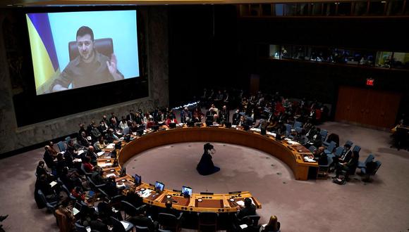 El presidente de Ucrania, Volodymyr Zelensky, se dirige al Consejo de Seguridad de la ONU el 5 de abril de 2022. (TIMOTEO A. CLARY / AFP).