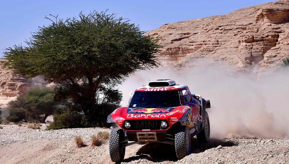 El piloto francés Stéphane Peterhansel (Mini) ganó este martes la novena etapa del rally Dakar, seguido a 15 segundos del catarí Nasser Al Attiyah (Toyota). (Foto: AFP / FRANCK FIFE)