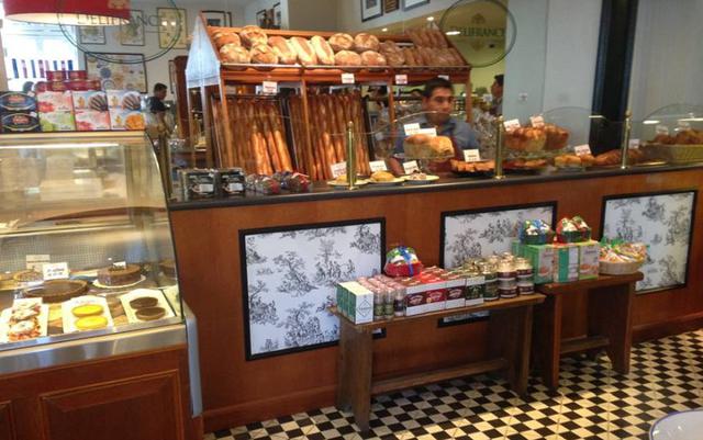 Entre charcutería y patés, elaborados con las tradicionales recetas francesas, también se encuentran panes baguettes, campesinos, brioches, panes con nueces, pan con centeno y de linaza. En los dulces, tartaletas de chocolate blanco o fresas. Direcciones: La Encalada 980, Surco / Comandante Espinar 635, Miraflores / Grau 693, Barranco (Foto: Delifrance)