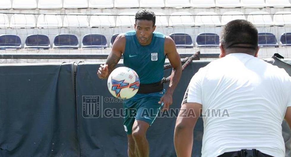 Lionard Pajoy es una importante ausencia en Alianza Lima. El colombiano se lesionó la rodilla y dejó en suspenso al club blanquiazul. Regresaría en una fecha importante. (Foto: Alianza Lima - Facebook)