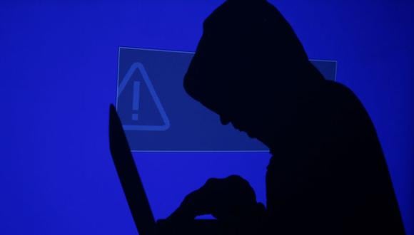 Willy Zamudio, especialista en ciberseguridad, recomienda No insertar ningún dispositivo externo en las computadoras corporativas sin antes tener la certeza de que está limpio de virus o archivos malintencionados.  (Foto: Reuters)