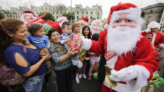 ‘Papá Noeles’ protagonizaron colorida caravana en Lima [FOTOS] - 1