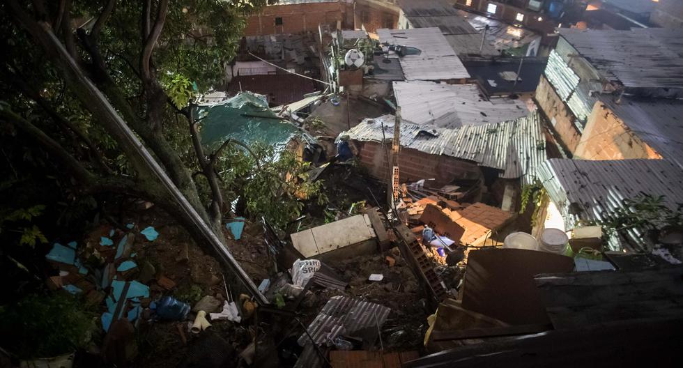 Los escombros de una casa derrumbada en Caracas, Venezuela, tras las intensas lluvias. (EFE/ Miguel Gutiérrez).