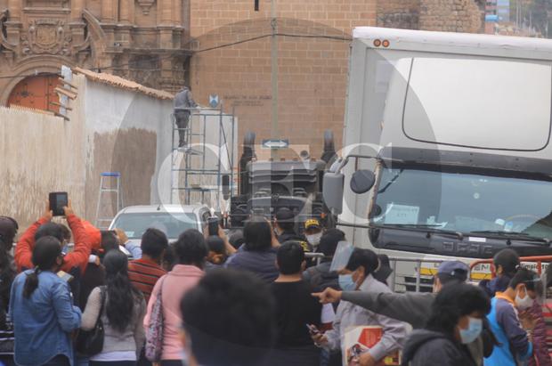 Streets surrounding the Central Market of San Pedro, in Cusco, have been undergoing renovations for the new action scenes of the movie 