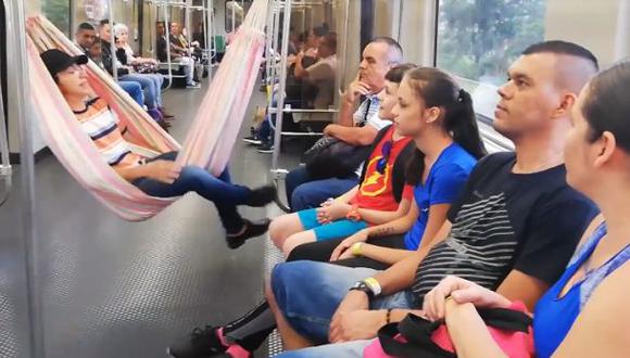 Usuarios del Metro de Medellín denunciaron el hecho en las redes sociales. (Foto: Captura de video)