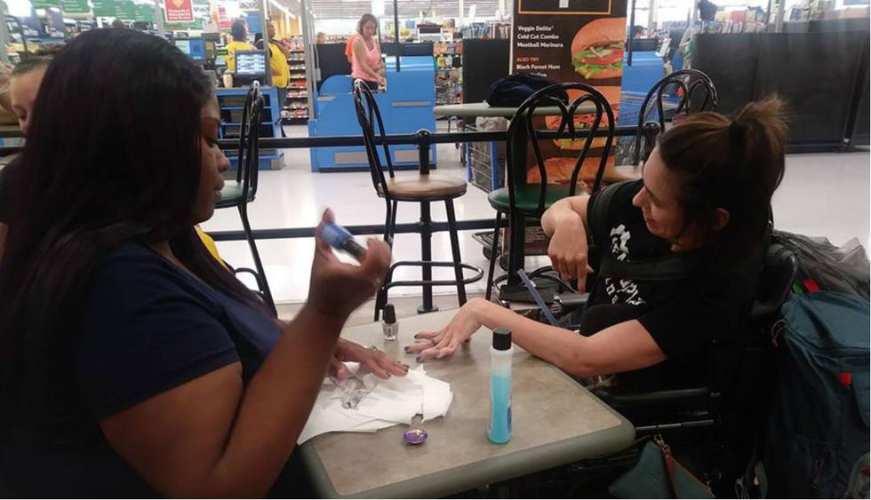 Facebook viral: Cajera de Walmart da gran lección a salón de belleza que  rechazó a mujer discapacitada | FOTOS | ESTADOS UNIDOS | REDES-SOCIALES |  EL COMERCIO PERÚ